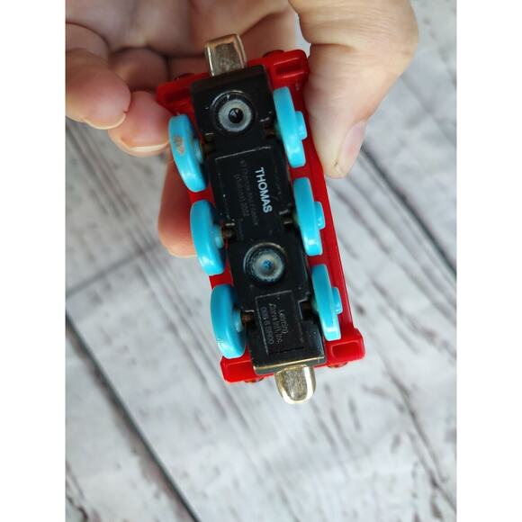 Thomas the Train Tank Engine No.1 2002 Diecast Magnetic Take N Play Train - Picture 5 of 7